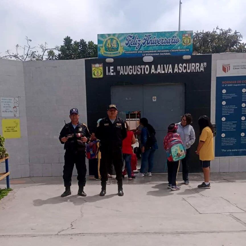 Banda de extorsionadores han puesto en la mira a los centros educativos y han colocado cartuchos de dinamita en pleno horario de clases.