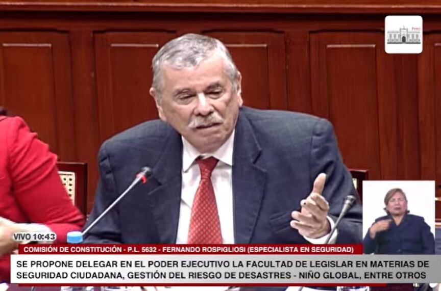 El exministro Fernando Rospigliosi asumirá la curul de Hernando Guerra García.