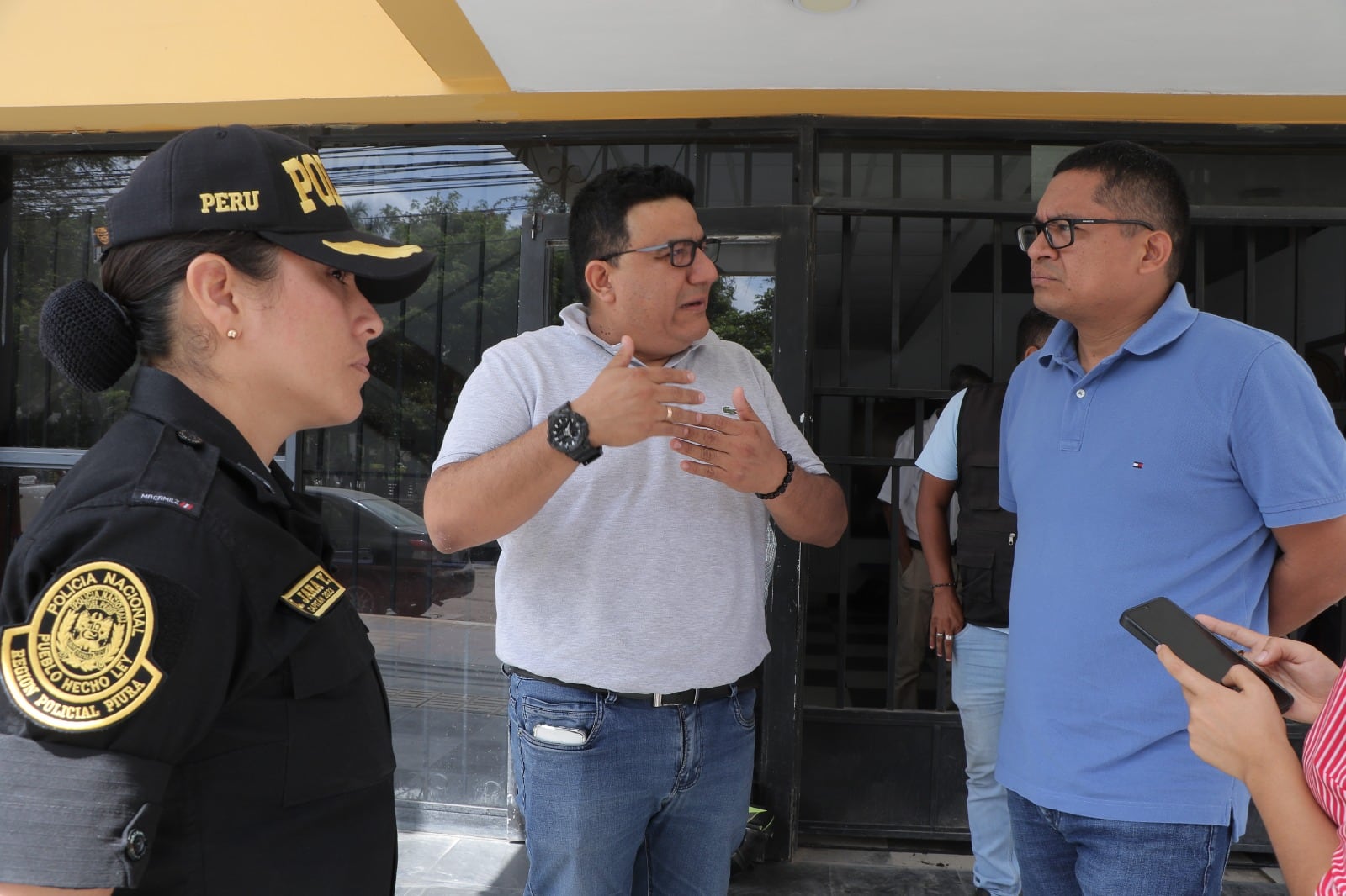 Buscar reordenar el tránsito.