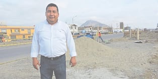 Anunció precandidatura por Fuerza Popular.