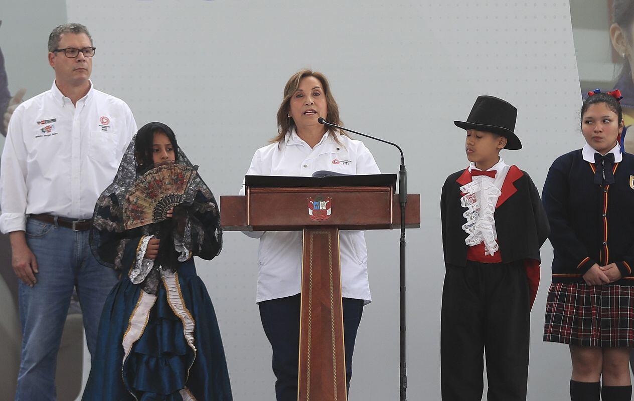La presidenta Dina Boluarte busca detener la investigación en su contra por las muertes durante las protestas. (Foto: Presidencia)