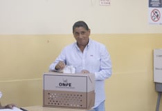 Elecciones 2026: Carlos Álvarez es el primer candidato que acudió a emitir su voto