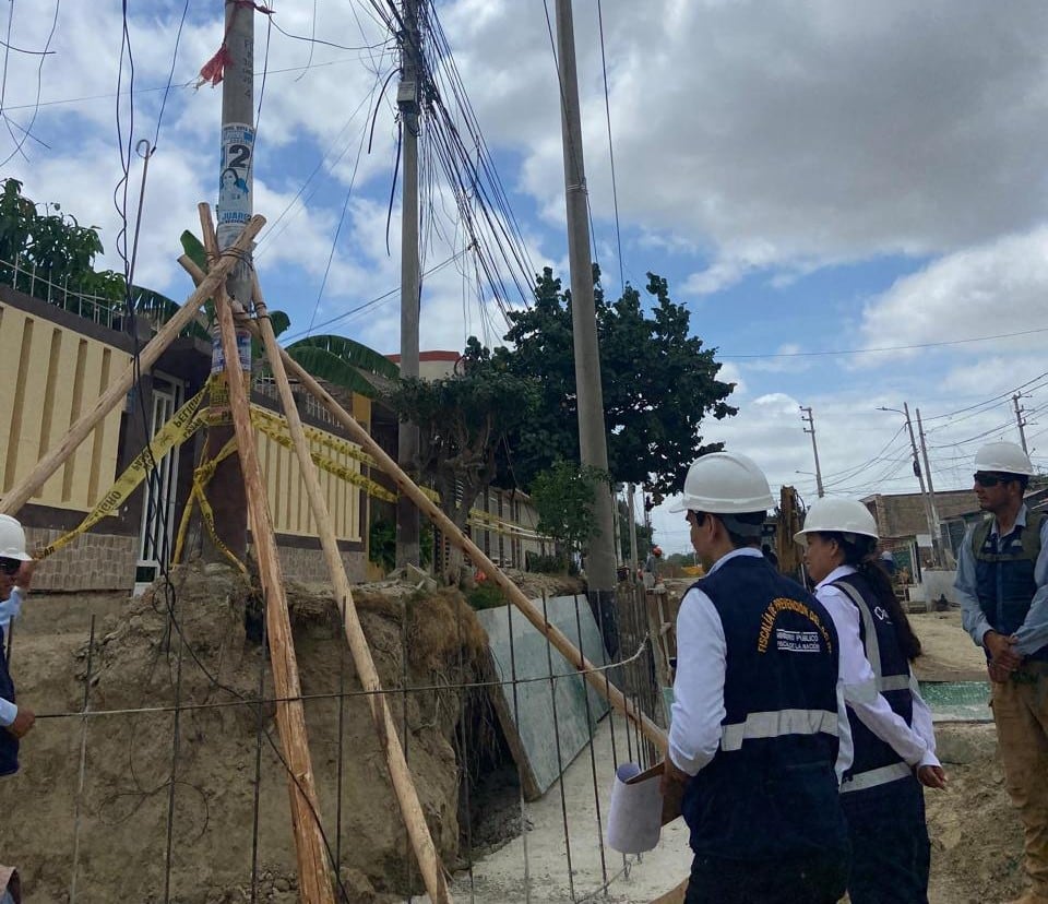 Supervisan obras en Piura