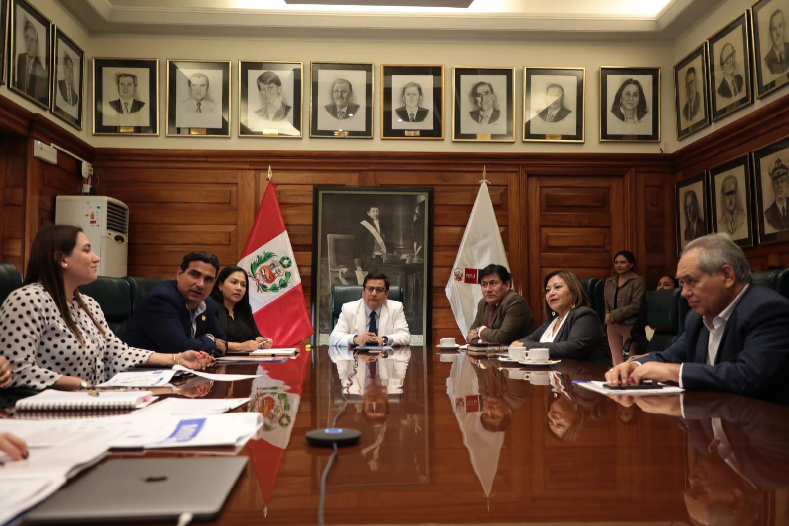 Ministro de Salud se comprometió no descuidar este importante proyecto