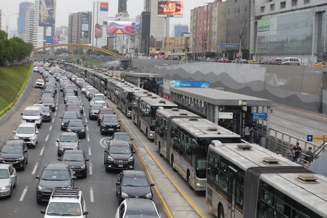Triple choque en el Metropolitano deja al menos 40 heridos en Miraflores (Fotos: Violeta Ayasta/GEC)
