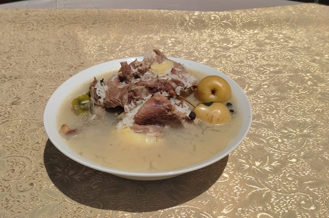 La tradicional timpusca de peras se consume el 6 de enero, en la Bajada de Reyes y sacudida de perales| Foto: Archivo GEC