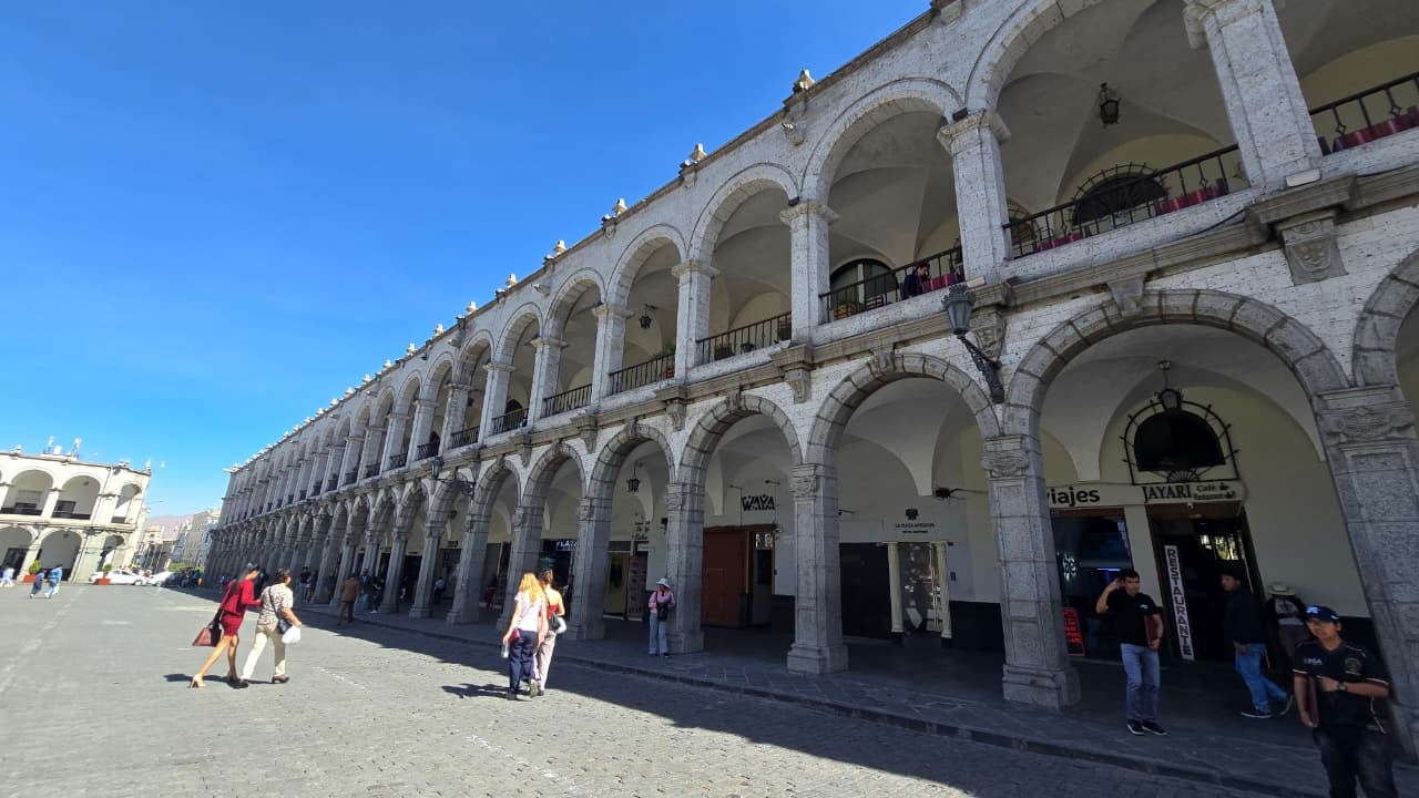 Portal de San Agustín en la Plaza de Armas de Arequipa. (Foto: Yunsu Pariapaza/@photo.gec)