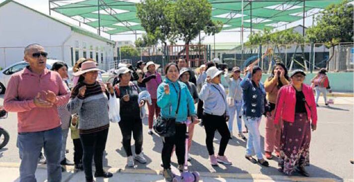 Padres de familia lamentaron el accionar de las autoridades. (Foto: GEC)