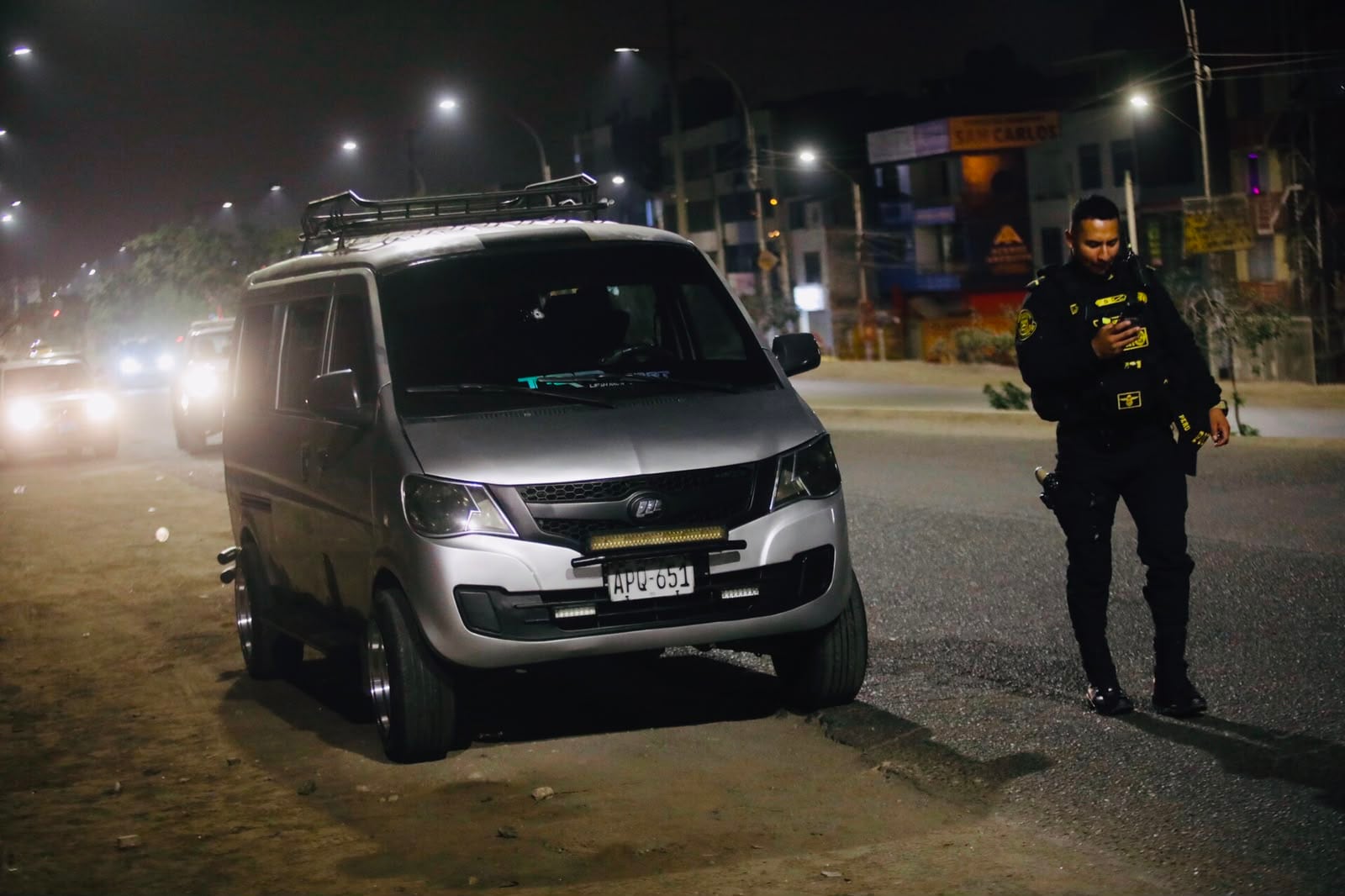 Comas: Atacan a balazos a chofer de miniván en la avenida Túpac Amaru