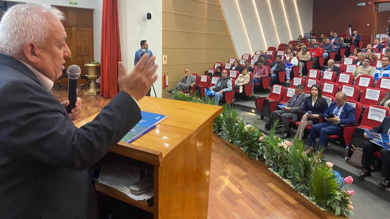 Foro “Agua es Vida” es organizado por Sedalib y se realiza en el auditorio de Humanidades de la UNT.