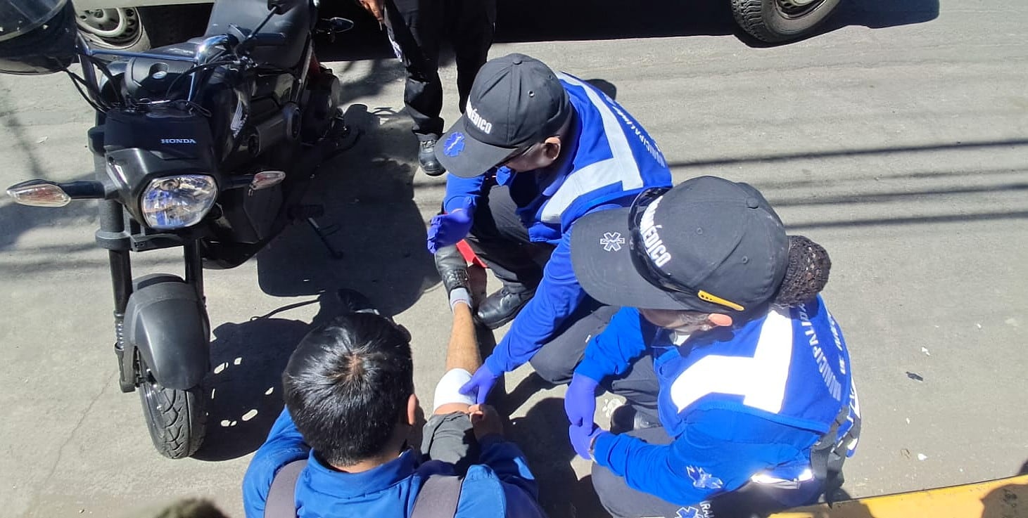 Motociclista herido tras accidente de tránsito en Arequipa. Foto: Serenazgo Arequipa.