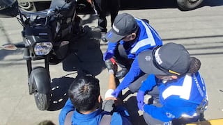 Arequipa: Atropellan a motociclista y conductor se da a la fuga (VIDEO)
