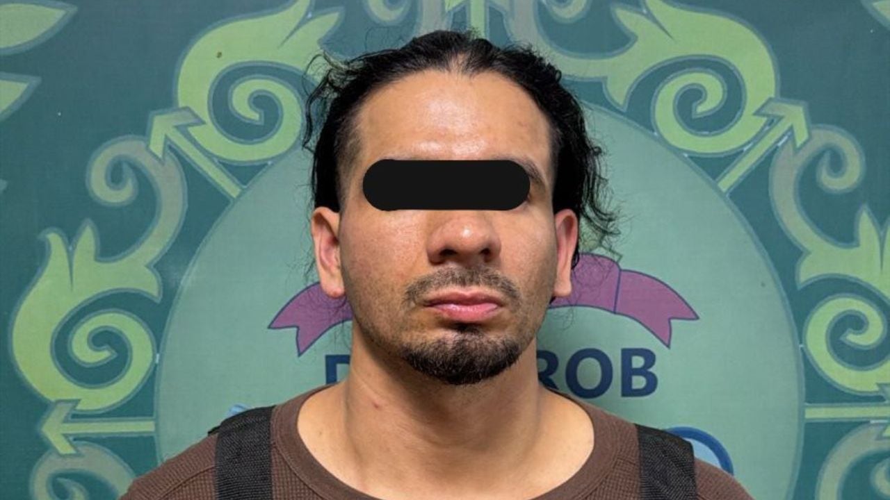 Ciudadano extranjero fue atrapado luego de que fotografió a una mujer que había retirado una fuerte suma de dinero de un banco y la envió a sus compinches.