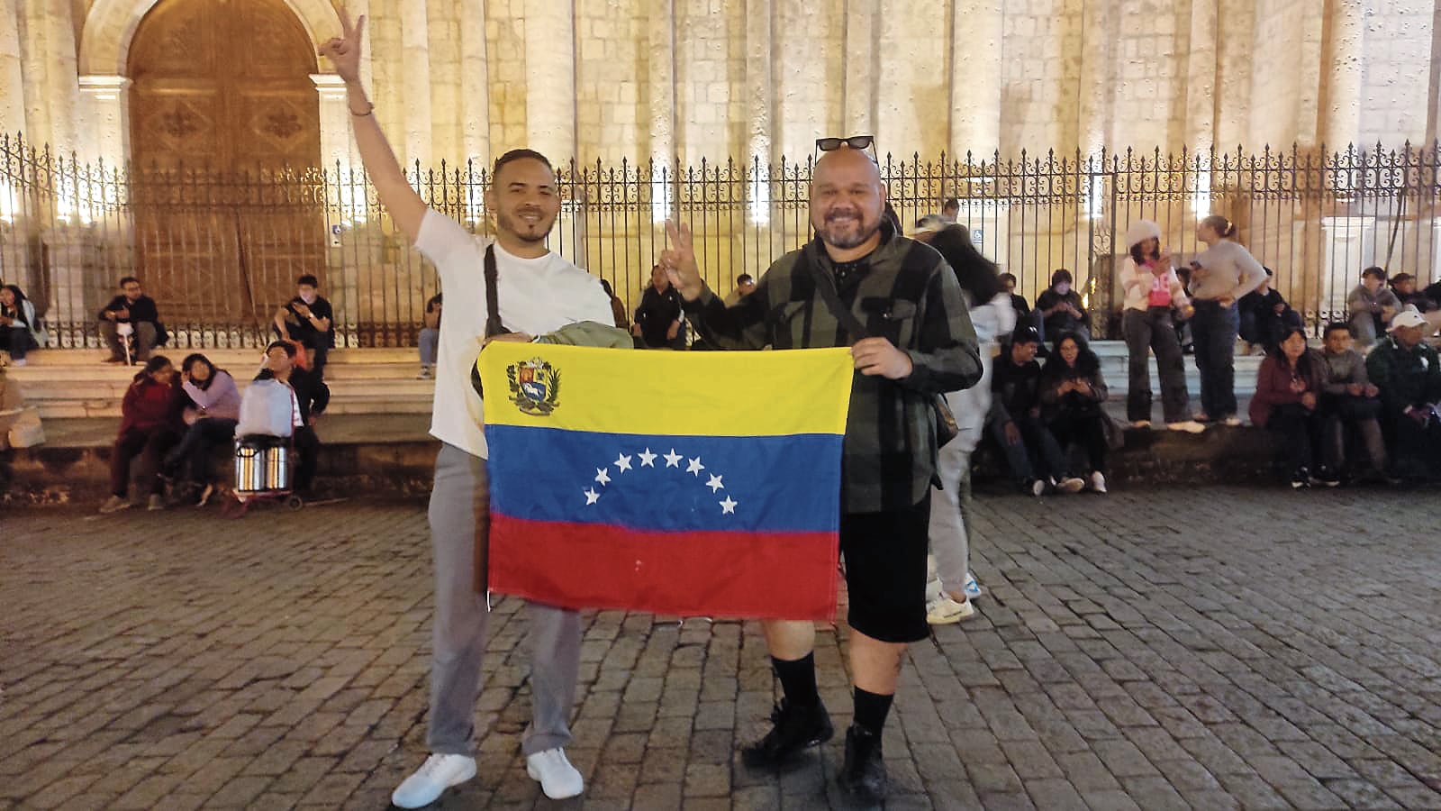 Venezolanos en Arequipa se mostraron alegres por cambio en su país. Foto: GEC.