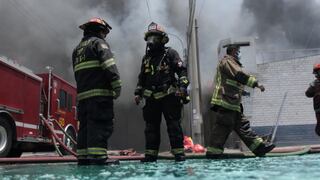 Incendios y emergencias se disparan en Navidad: Bomberos reportaron 39 casos atendidos en distritos de Lima