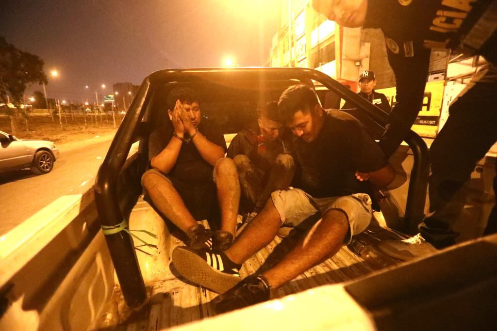 Detienen a 6 delincuentes que iban a bordo de 3 vehículos en Comas. Foto: César Grados/GEC