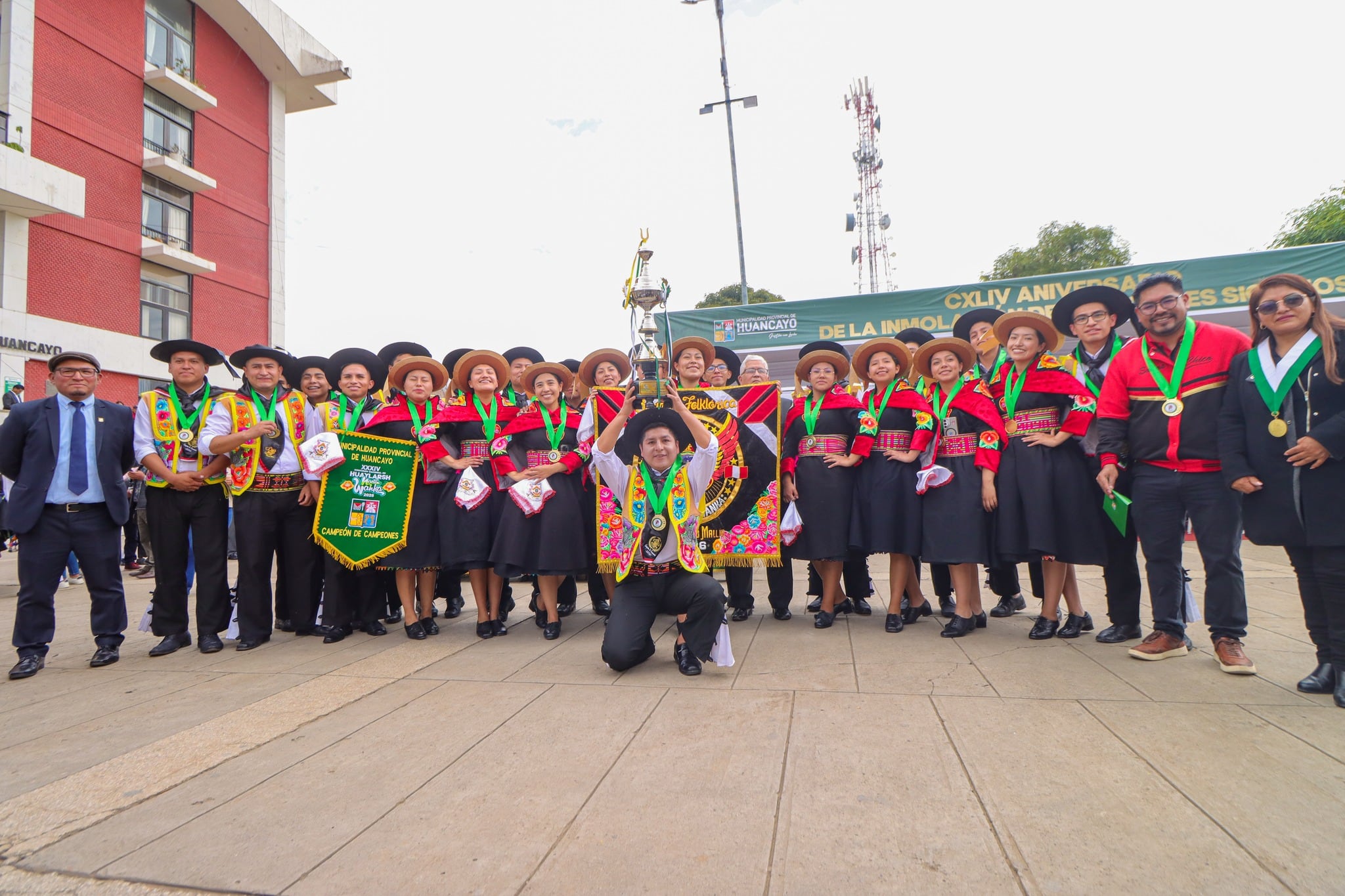 Cruz de Mayo, conjunto ganador de la modalidad "Huaylarsh moderno"