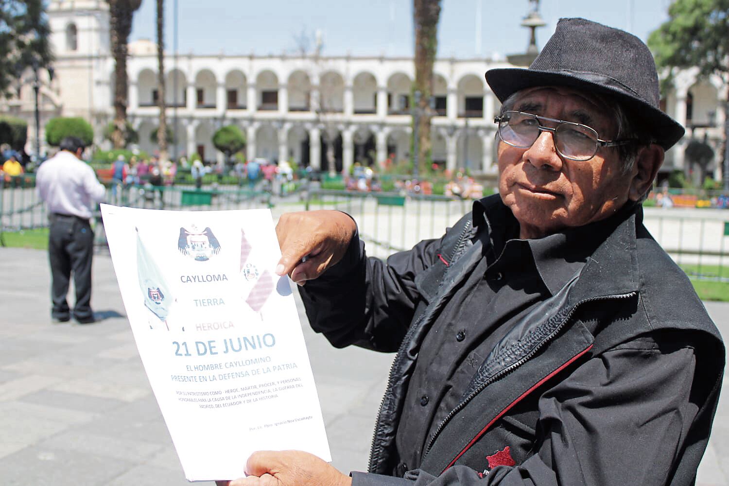 Documento fue presentado ante autoridades por reverendo Padre misionero, Ignacio Noa Uscamayta. (Foto: GEC)