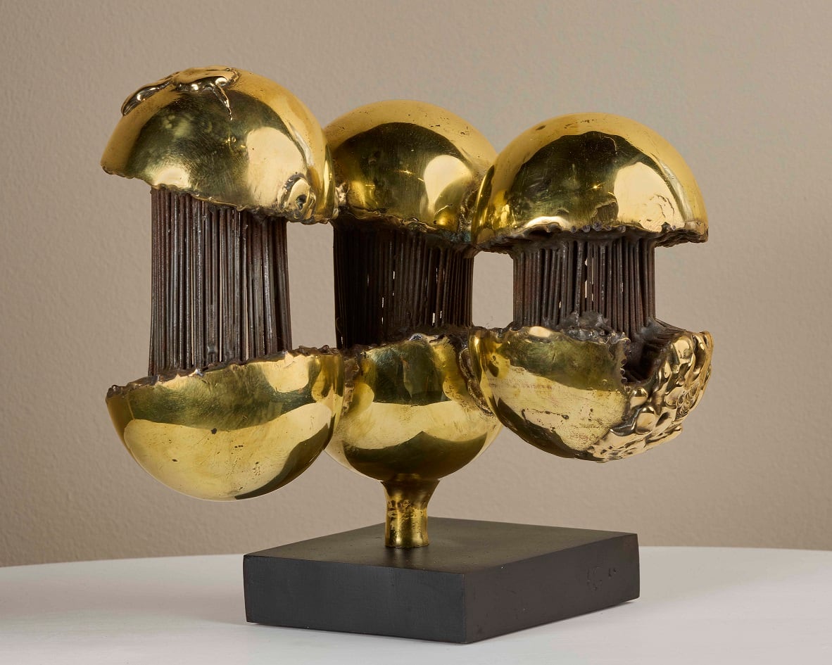 La exposición revisa la obra gráfica, el dibujo y la escultura del artista peruano, bajo la curaduría de Luis Eduardo Wuffarden.