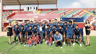 Equipo caymeño de Arequipa de aniversario: ”Puchito” Flores con Los Ángeles