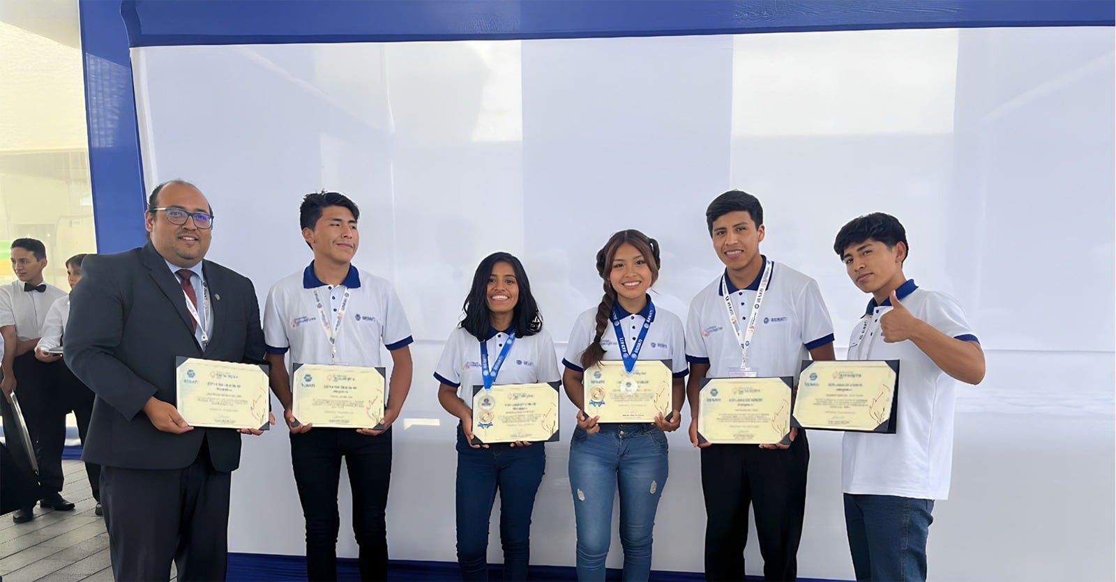 Estudiantes resultaron ganadores en las Olimpiadas Tecnológicas 2023. (Foto: Difusión)