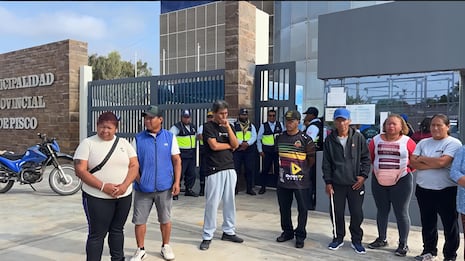 Pisco: trabajadores del centro poblado San Miguel protestan por retraso en el pago de sueldos