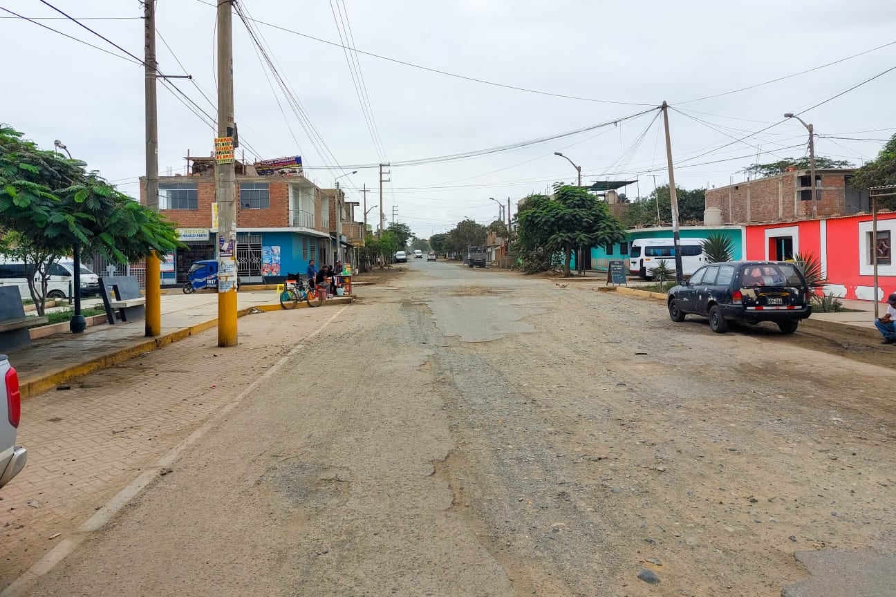 Representante de Provías inspeccionó zonas críticas, mientras que alcalde del distrito de Santa pidió inmediata intervención de la transitada vía.