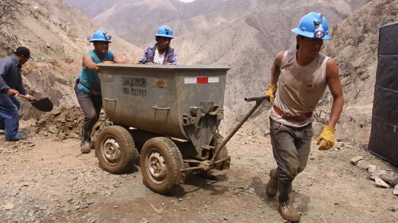 La nueva ley busca modernizar la formalización minera con trazabilidad, interoperabilidad y sin Reinfo, pero solo tendría unas semanas para debatirse. (Fuente: Andina)
