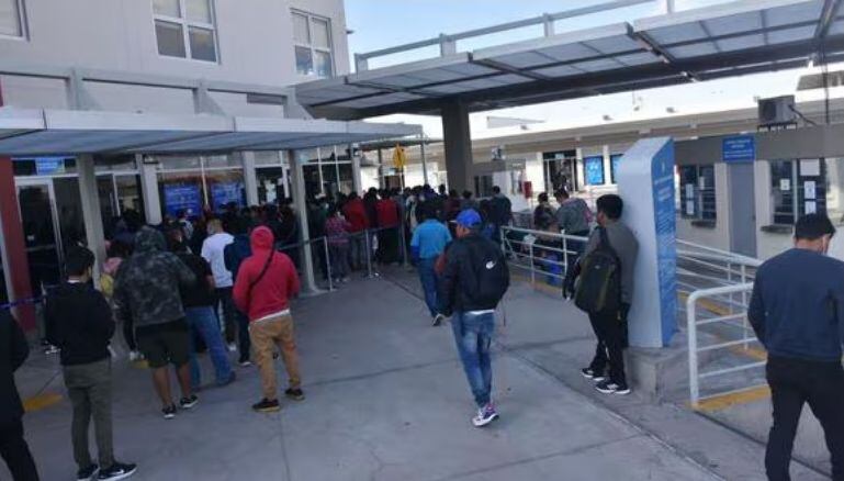 Paso fronterizo entre Tacna y Arica afronta una de sus temporadas mas bajas. (Foto: Correo)