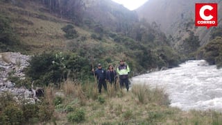 Pasco: adulto mayor desaparece tras caer a río desbordado al cruzar puente artesanal