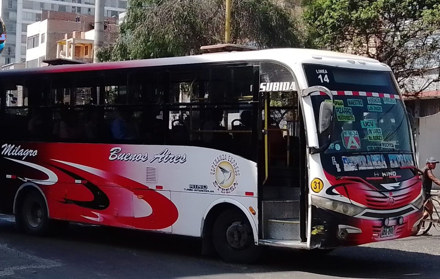 Desconocidos en motocicleta atacaron a tiros a vehículo de la empresa Esperanza Express en el centro poblado El Milagro.