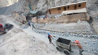 Abandono del Estado impulsa el respaldo de comunidades a la minería ilegal
