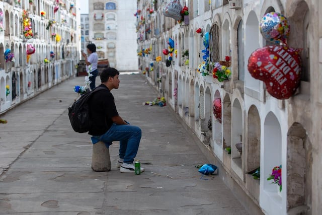 Día del Padre: familias visitan el cementerio El Ángel para recordar a sus seres queridos (Fotos: Fernando Sangama/GEC)