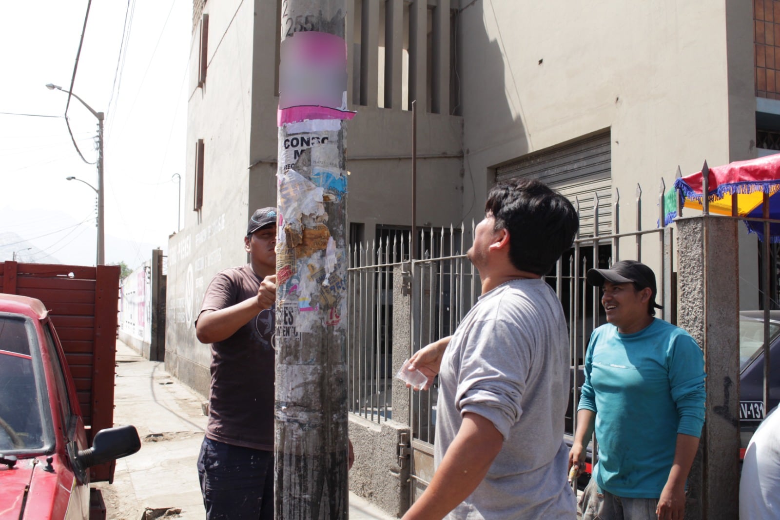 Solo está permitido exhibir letreros, carteles o anuncios luminosos en las fachadas de los locales partidarios fuera del centro histórico.
