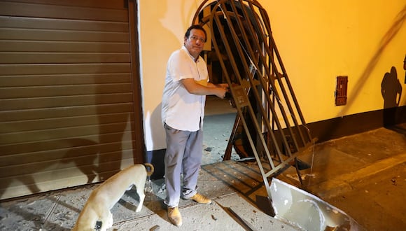 Detonan explosivo en casa de exalcalde de Comas, Miguel Saldaña. (Foto: GEC)