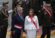 Dina Boluarte fue recibida con pifias y aplausos en el desfile por Fiestas Patrias (VIDEO)