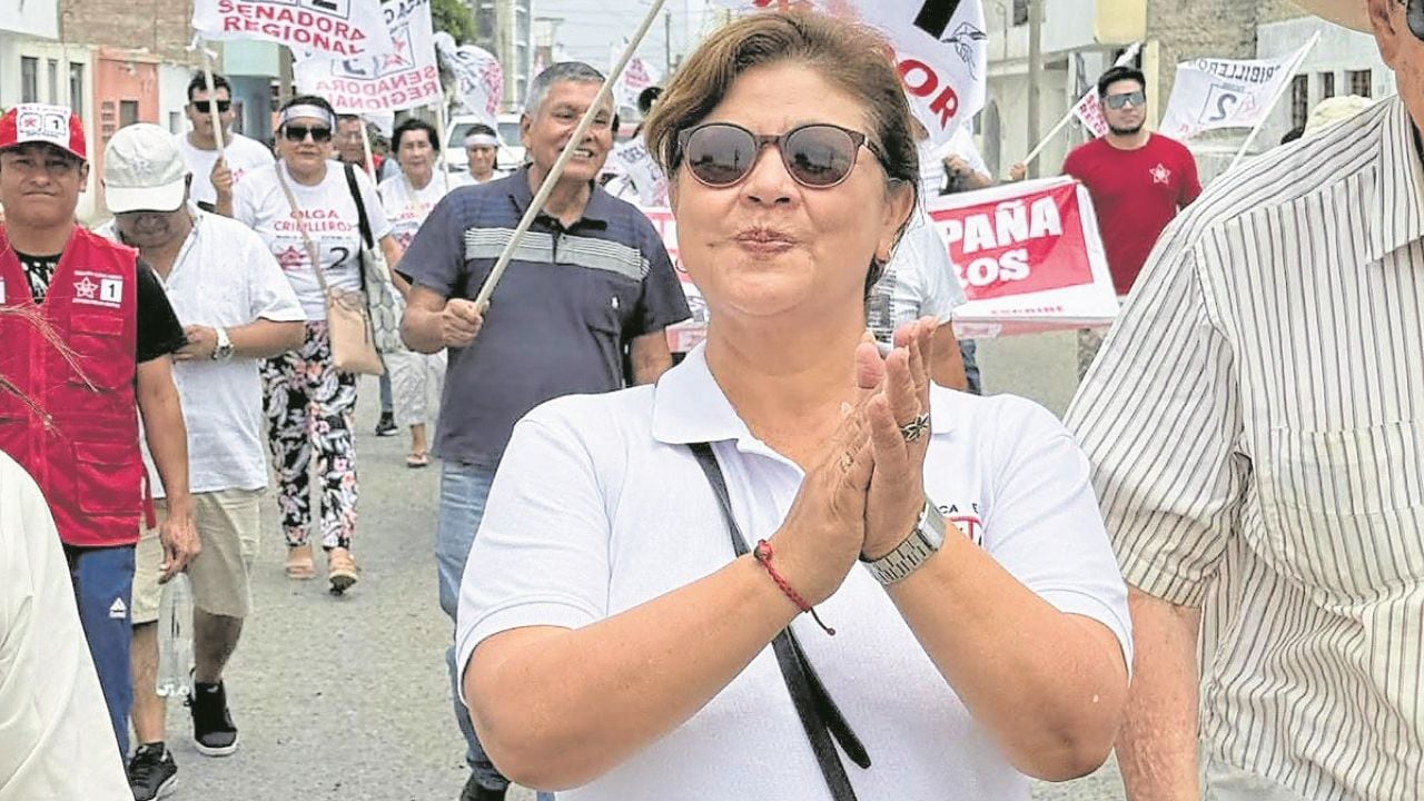 Candidata al Senado por el PAP comentó que Joana Cabrera está más presente que César Acuña, pero evidencia limitaciones y falta de experiencia.