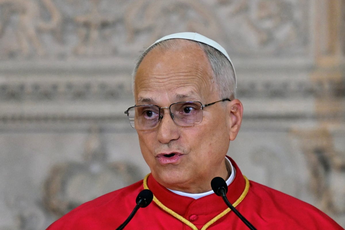 El papa León XIV se dirige a la comunidad diplomática durante una ceremonia de bienvenida en el Palacio Real de Madrid, el 6 de junio de 2026. (Stefano RELLANDINI / AFP)