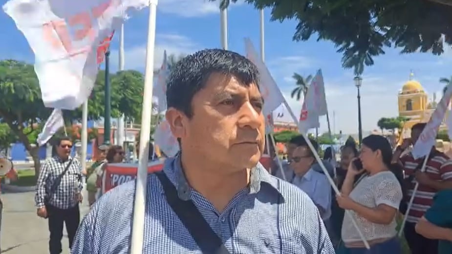 Sergio Pinedo advierte que, incluso, una profesora ha solicitado su cambio porque la amenazan de muerte por negarse a la extorsión.