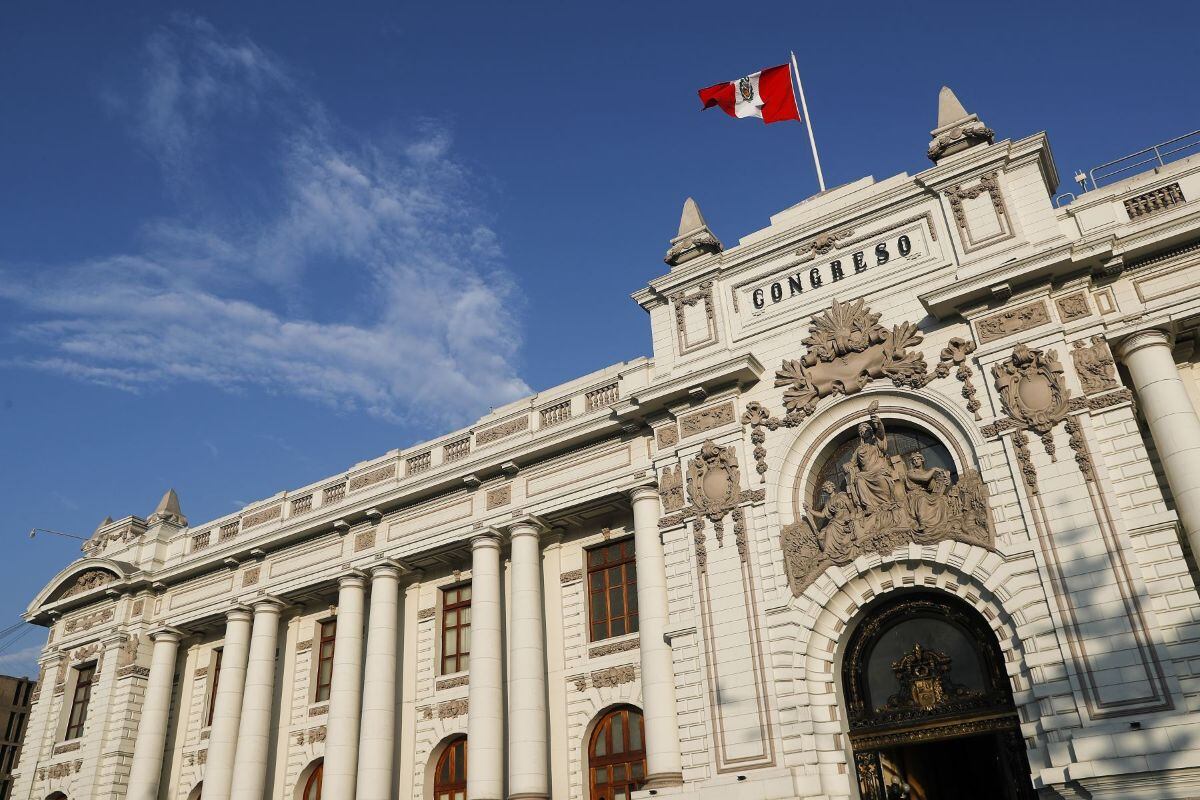 Trabajadores del Congreso recibieron aumento salarial del 15% durante gestión de Fernando Rospigliosi