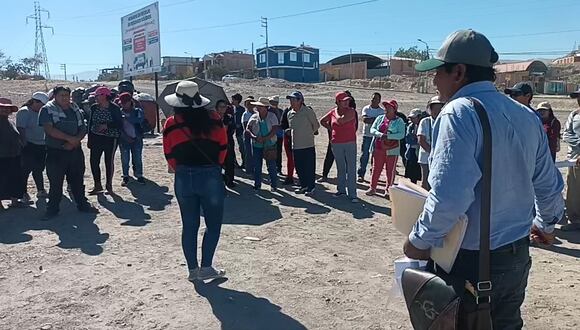Pobladores realizó un “plantón” por los alrededores de la vía Binacional en Moquegua. (Foto: Difusión)