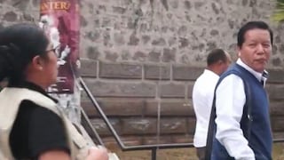 Ayacucho: ciudadanos atacan con huevos a congresista Germán Tacuri (Video)