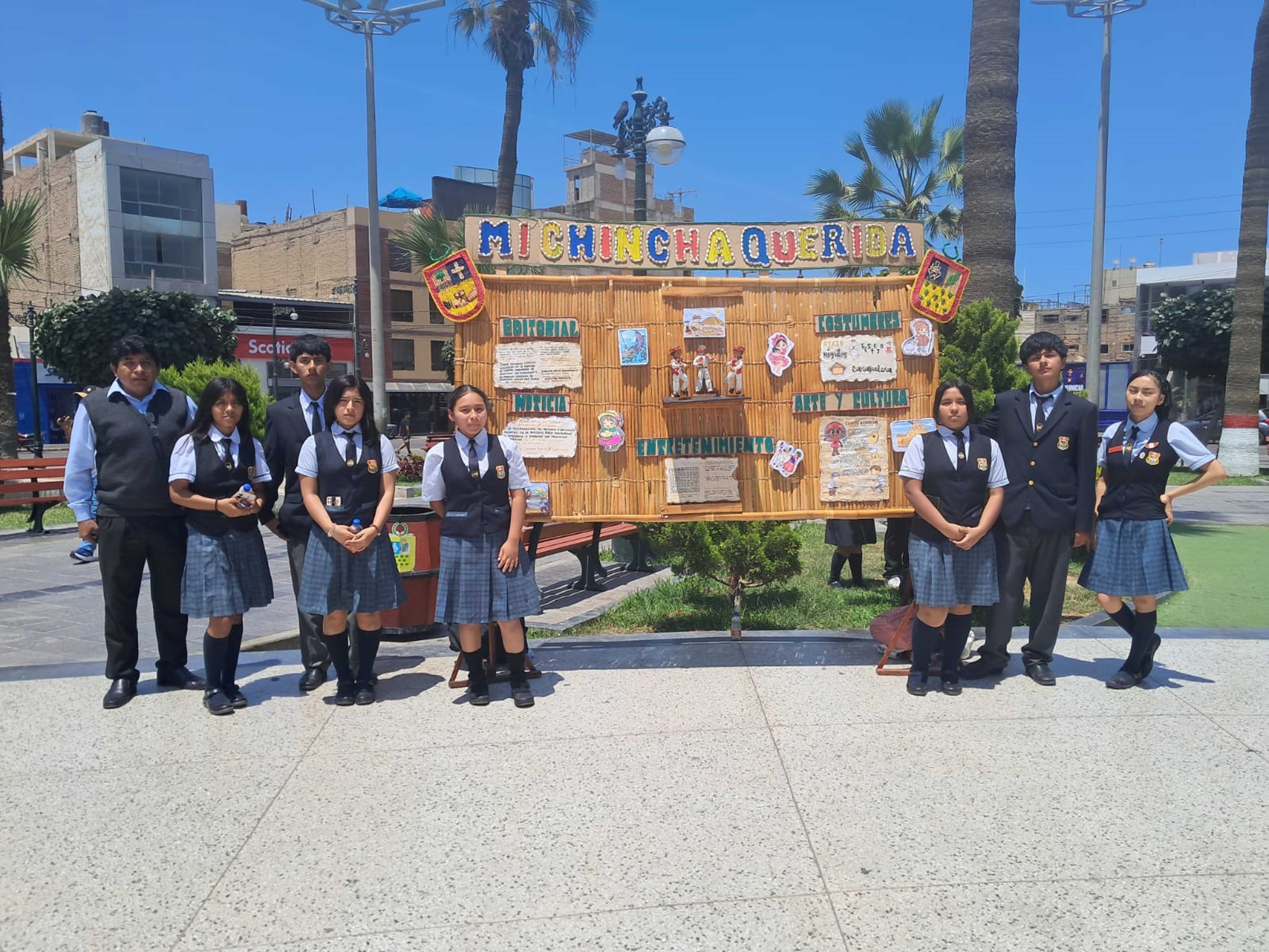 Concurso escolar de periódico mural por aniversario de Chincha