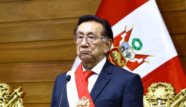 Apepista César Sandoval afirma que no respaldan los “extremos políticos”, pero Víctor León, de Renovación Popular, le dice que la “población no es tonta”.