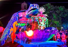 Majestuoso corso de carros alegóricos de carnaval en Sechura