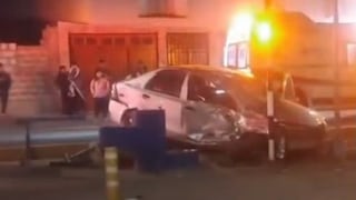 Tacna: Persecución policial termina en choque y una persona atrapada en auto