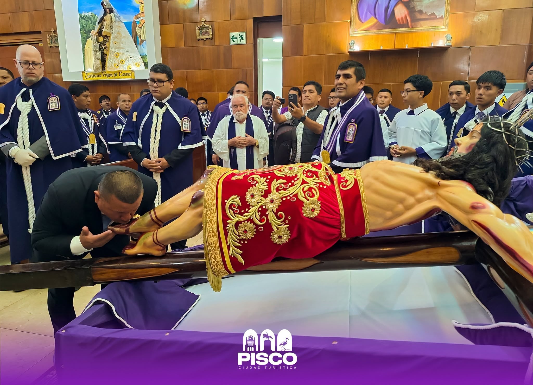 Devoción en Pisco: se realizó la tradicional bajada del Señor de la Agonía en el templo Belén
