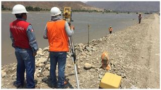Contraloría realiza trabajos topográficos en descolmatación del río Chicama 