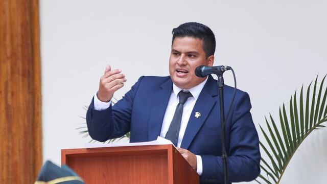 Congresista Diego Bazán: “Que se vaya Barranzuela, es un mal ejemplo para toda la Policía” 