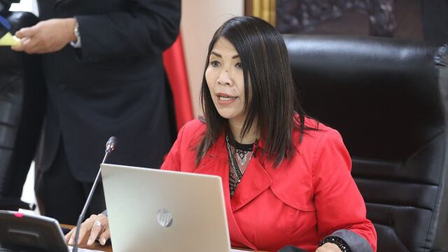 Fuerza Popular acuerda expulsar a María Cordero Jon Tay por caso de recorte de sueldo a trabajador